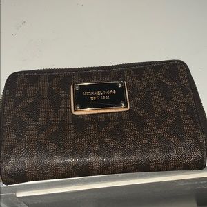 Michael Kors Wrislet Wallet